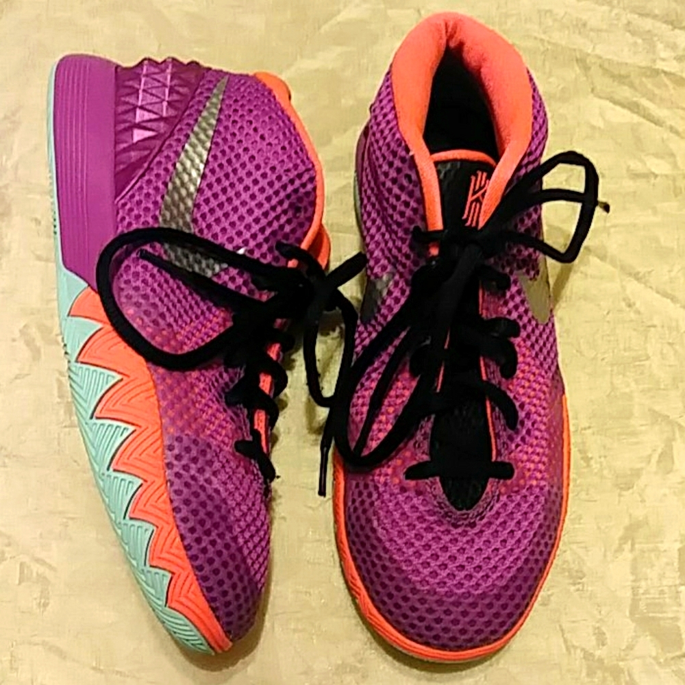 Nike Kyrie 1 Easter (GS) Size 7Y/8.5 Women